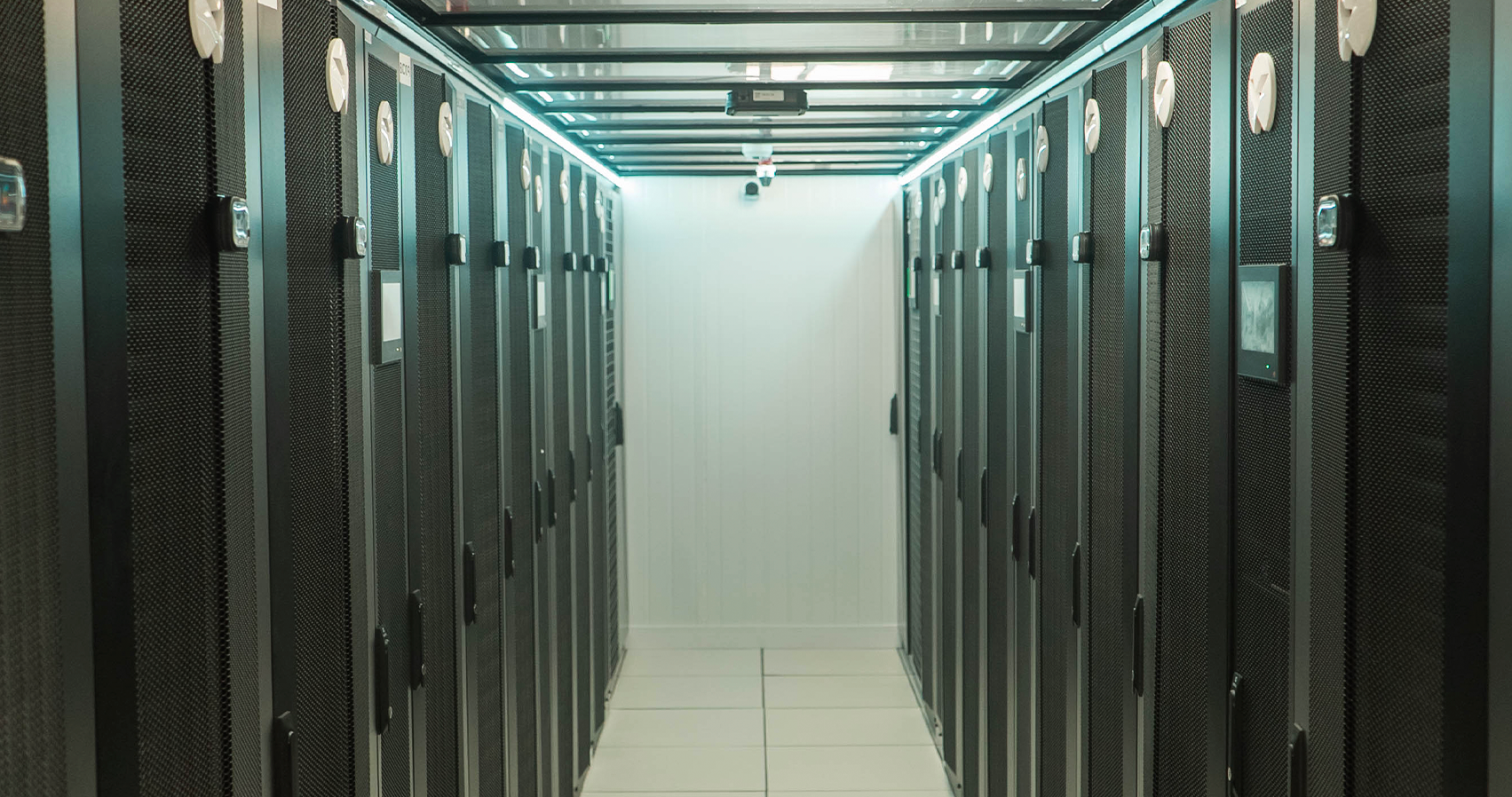 Everest | A importância de um Data Center com certificação Tier III para a continuidade e segurança dos negócios   Everest | A importância de um Data Center com certificação Tier III para a continuidade e segurança dos negócios